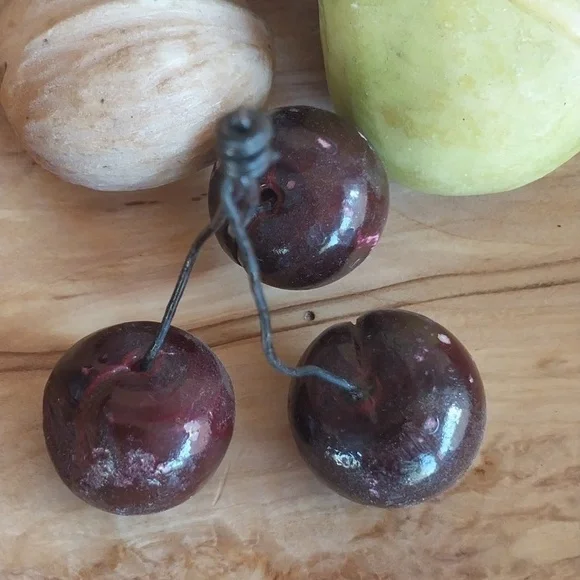 Italian Alabaster Hand Painted Cherry Bunch Realistic Stone Fruit Carved Vintage - Picture 4 of 8